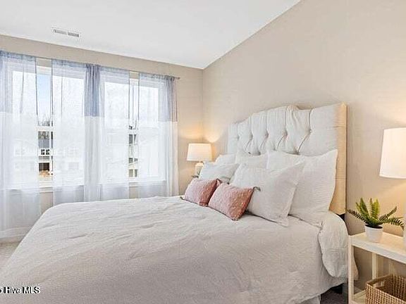 5th image of 5082 Northstar Drive #80
