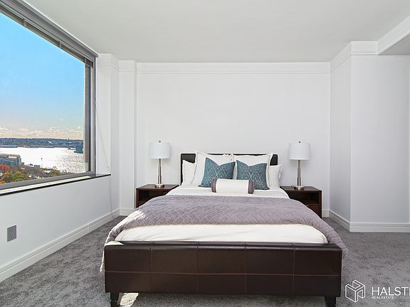3rd image of 10 West St APT 22D