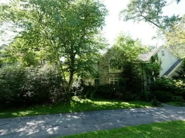 1271 Farm Rd, Berwyn, PA 19312