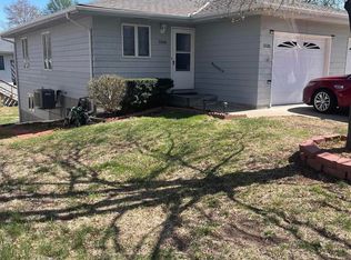 5526 Sea Mountain Rd, Lincoln, NE 68521