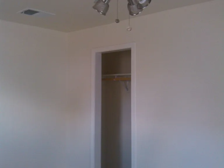 116 E Cullumber Ave — Photo 2