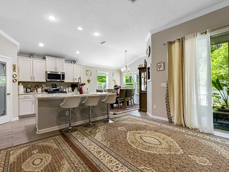 31 Glasgow Dr — Photo 16