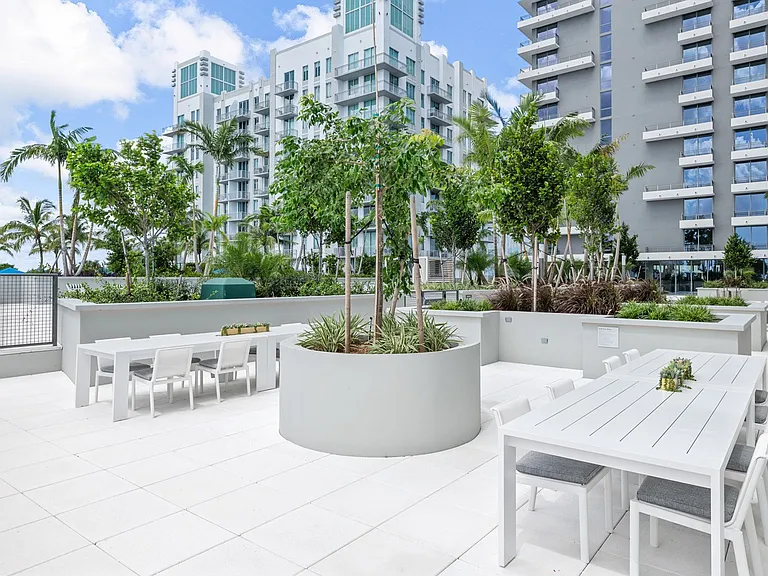 Lumaire West Palm Beach — Photo 43