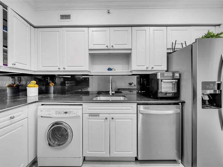 2501 S Ocean Dr #Penthouse 38 — Photo 9