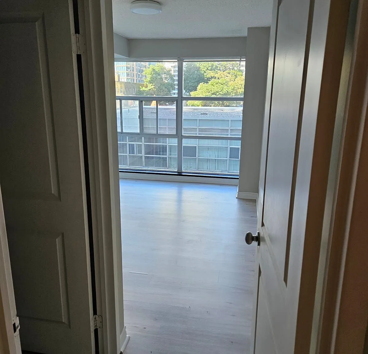 1 bed, $2,400 — Photo 4