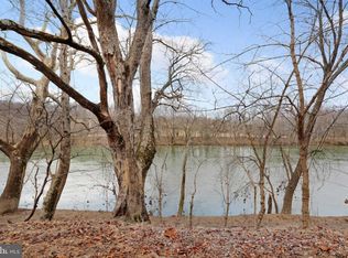 206 Eagle Landing Rd, Harpers Ferry, WV 25425