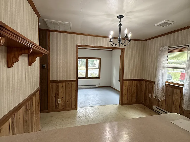 506 Clyde Ave — Photo 2