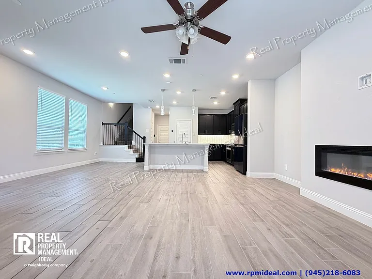 2130 Argolis Dr — Photo 5
