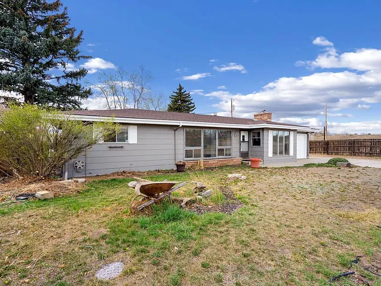1315 Pine St — Photo 2