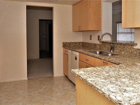 5th image of 4134 Waikiki Dr