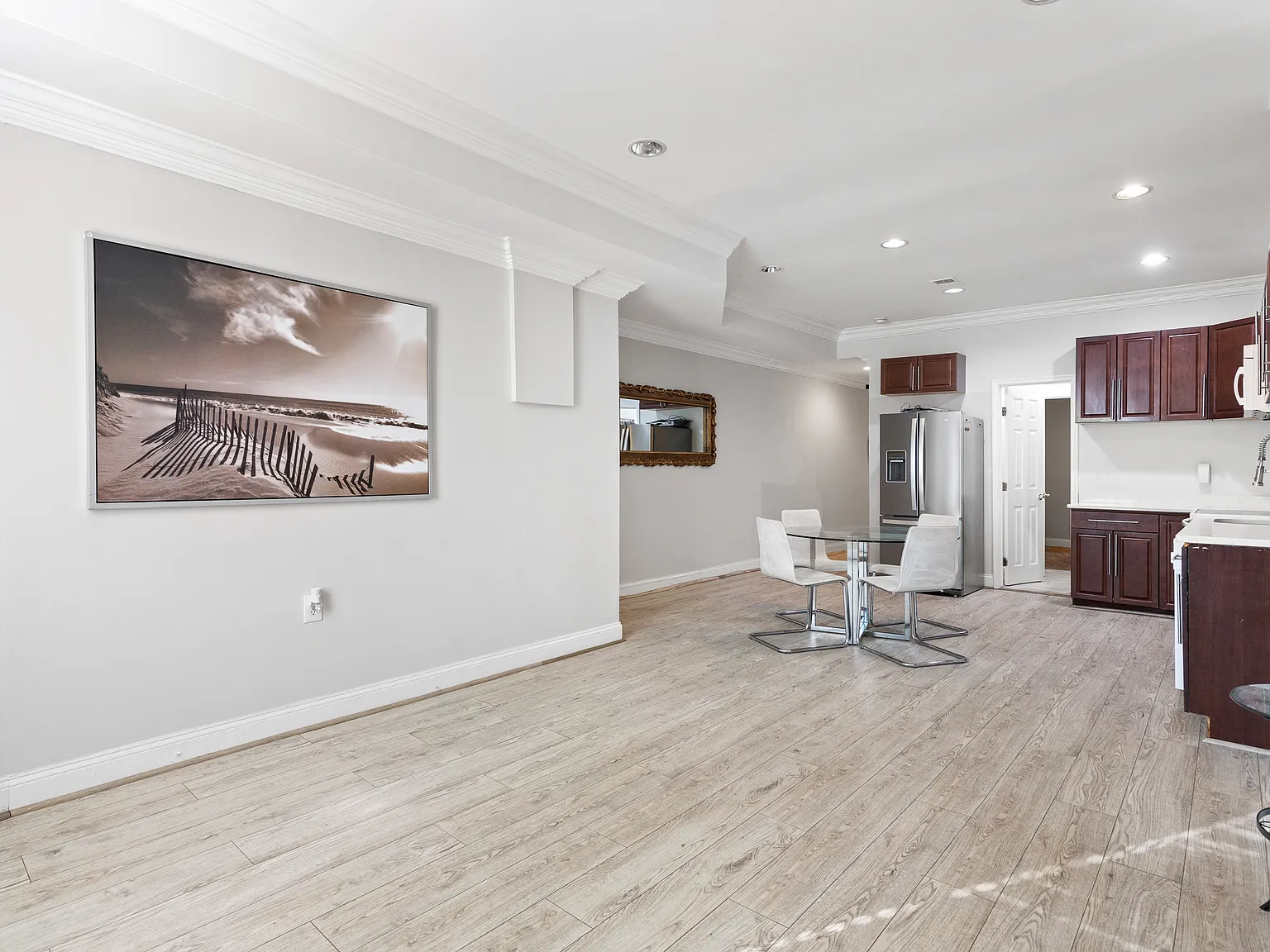 2 bed, 1012 sqft, $3,000 — Photo 2