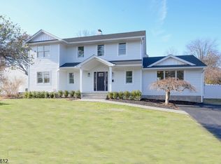 31 Elm Rd, Pompton Plains, NJ 07444