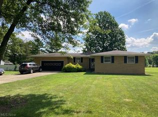 15427 Howe Rd, Strongsville, OH 44136