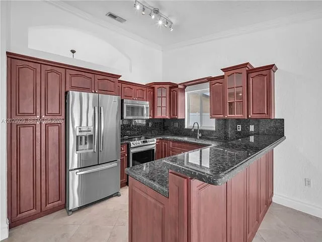15715 SW 76th Ter — Photo 7