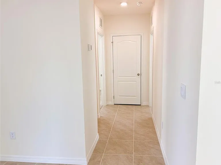 2127 Desert Rose Dr — Photo 5