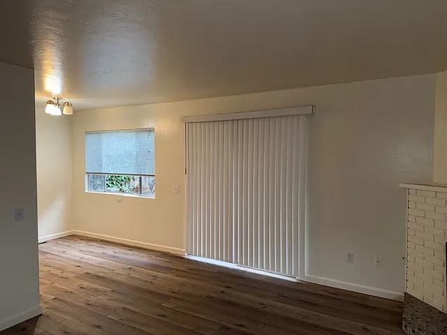 637 Spencer St — Photo 3