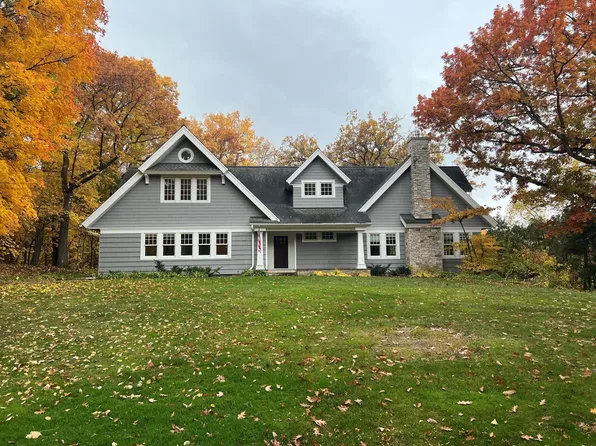 2660 Maplewood Cir E, Wayzata, MN 55391