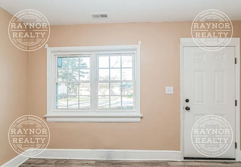 641 Kenwood Ave #B — Photo 6
