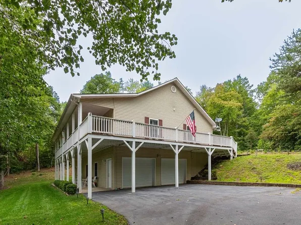 107 Blue Cedar Rd, Sylva, NC 28779