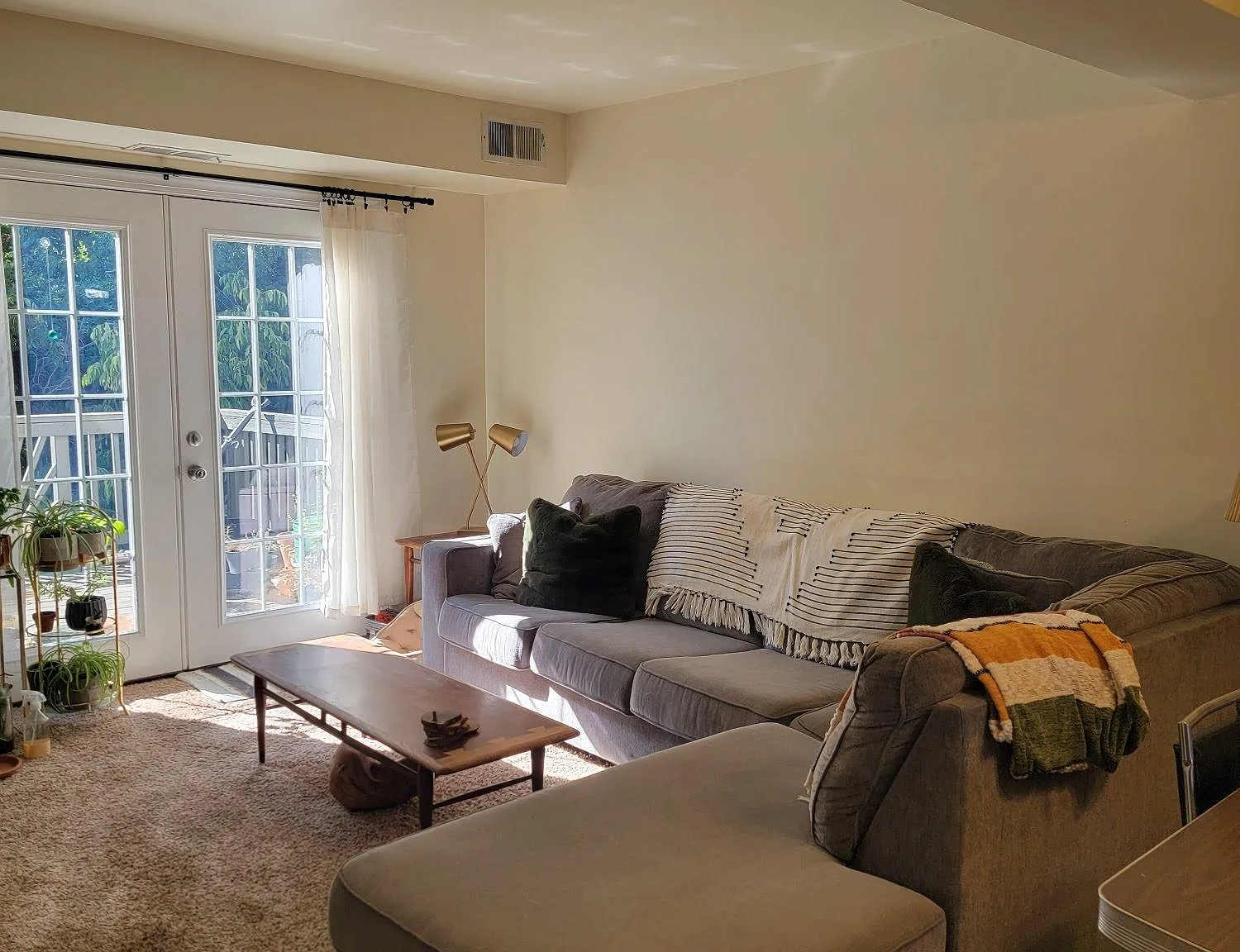 2 bed, 1.5 bath, 1162 sqft, $2,200 — Photo 3