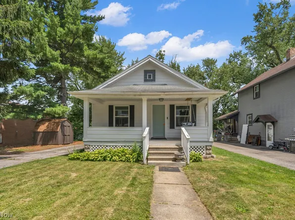484 4th St, Struthers, OH 44471