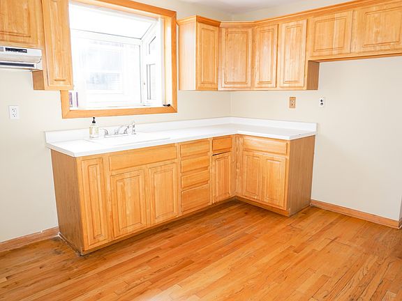 3rd image of 4059 N Ozanam Ave