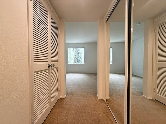 Midvale Towers — Photo 152