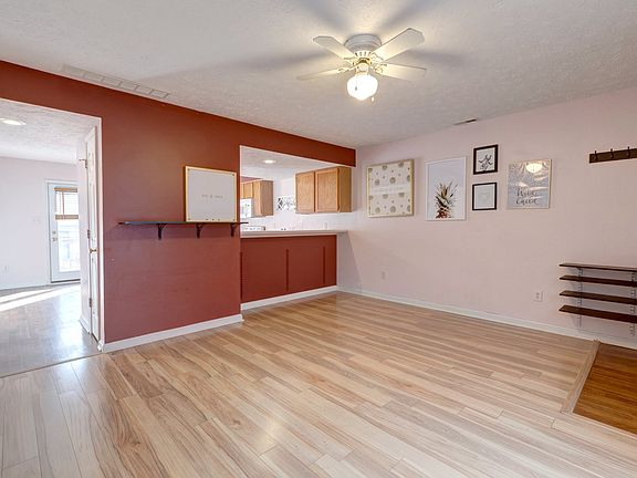 5th image of 766 E Sherwood Hills Dr