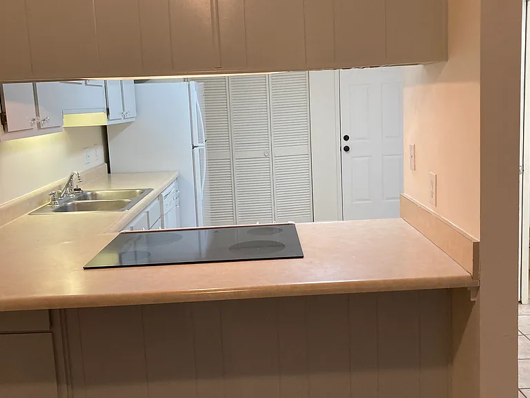 860 Premier Dr — Photo 15