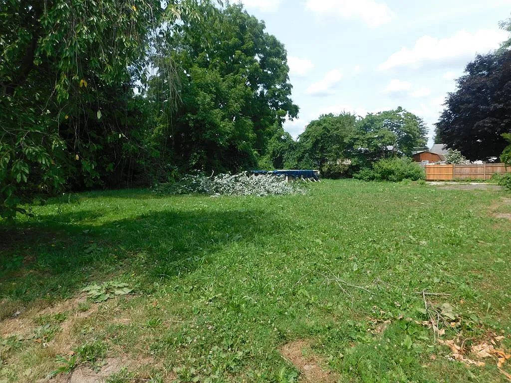 519 Schuyler Ave photo 1