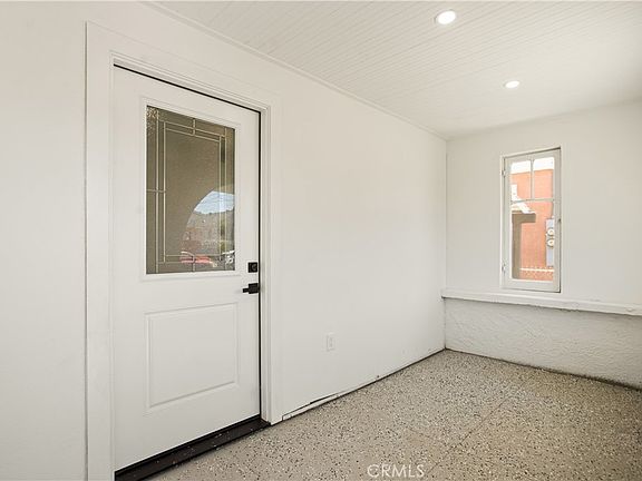 5th image of 3225 Winter St