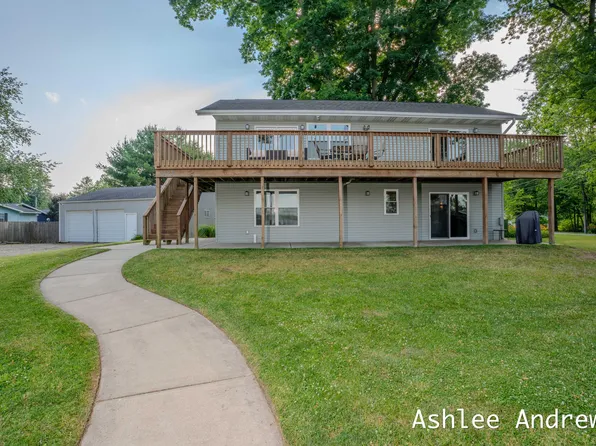 3172 Sandy Beach St, Wayland, MI 49348
