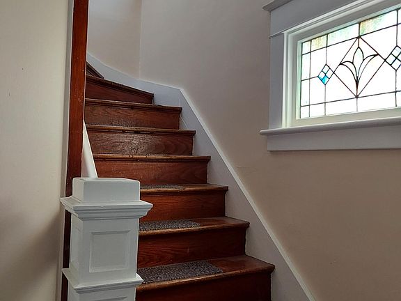 2nd image of 171 Southern Blvd #2