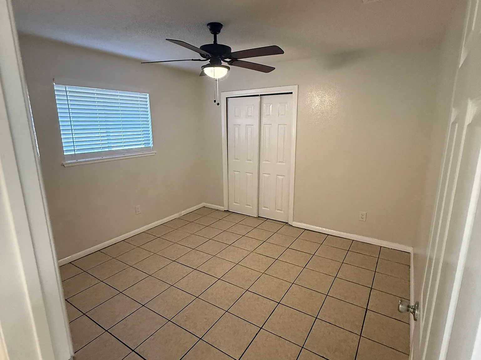 2 bed, 800 sqft, $1,200 — Photo 4