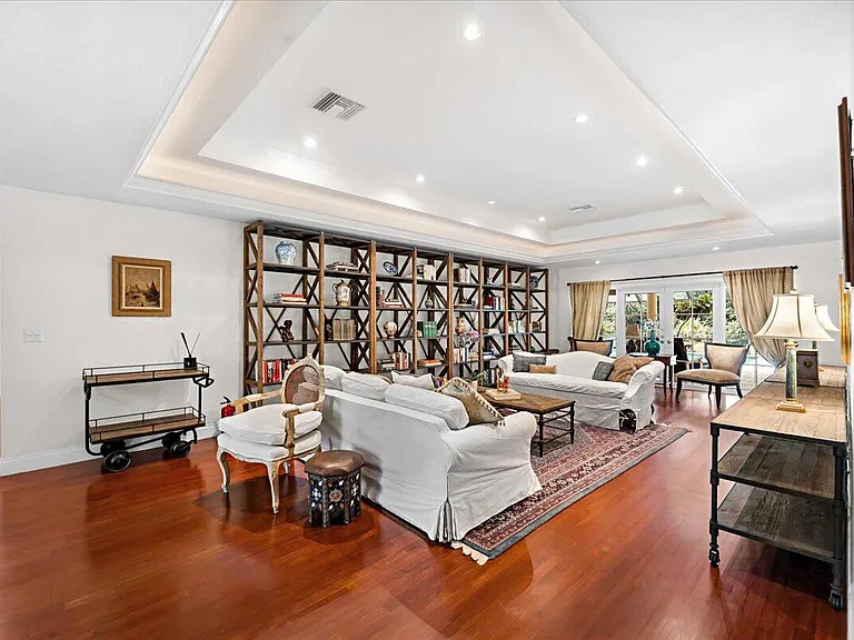 2908 Banyan Boulevard Cir NW — Photo 9