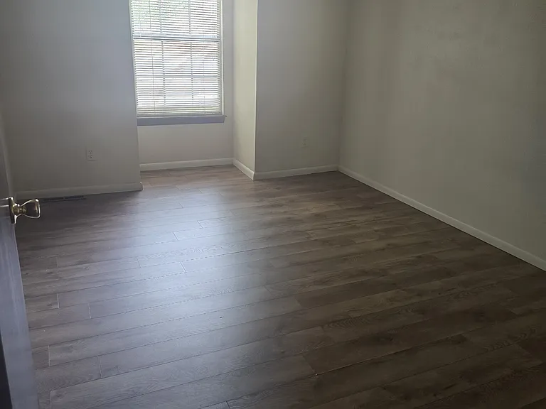 2nd Bedroom, Upstairs