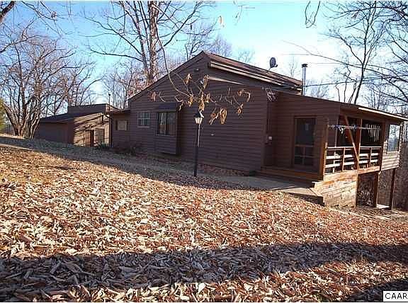 3rd image of 217 Mountain Crest Dr