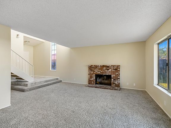 3rd image of 45214 Thornwood Ave