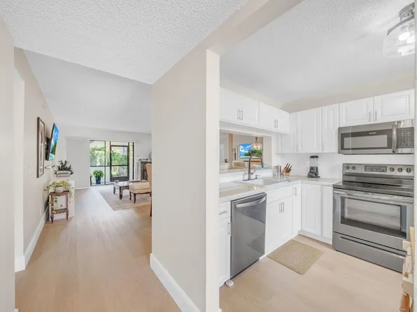 22136 Palms Way APT 103, Boca Raton, FL 33433