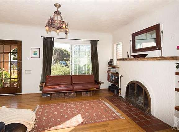 5th image of 255 E Vince St
