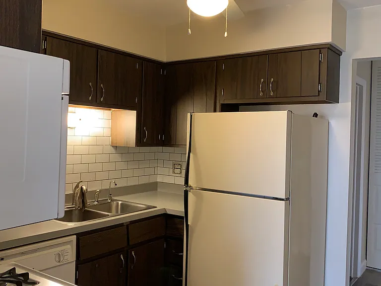 Kitchen w/ a ceiling fan