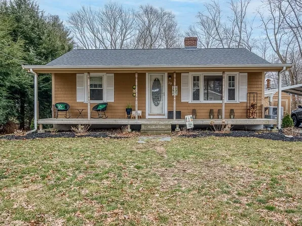 39 Maolis Ave, West Bridgewater, MA 02379