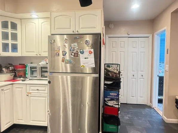 172 West 24th Street image 9 of 13