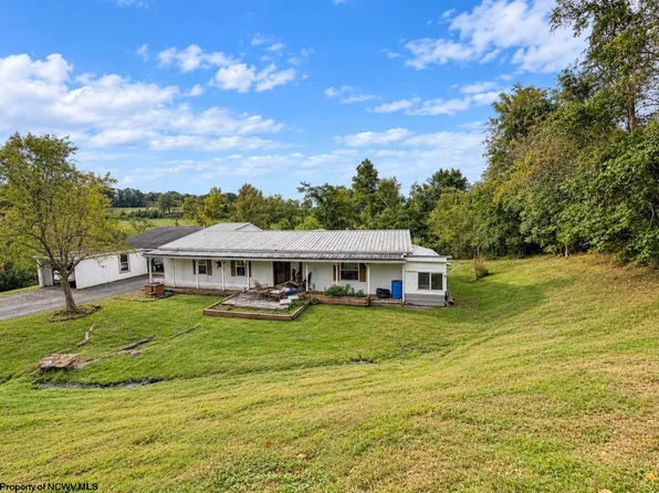 2568 Sycamore Lick Rd, Jane Lew, WV 26378