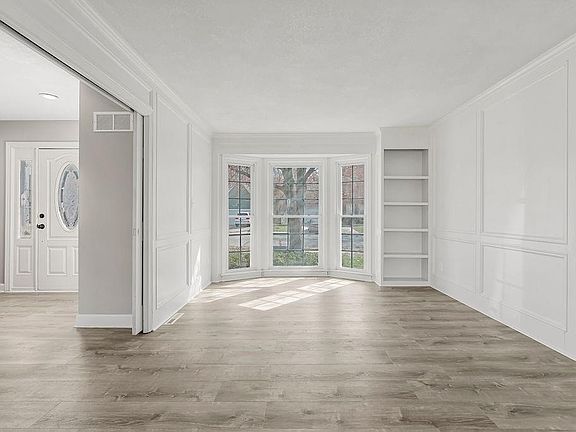 3rd image of 3906 NE Beechwood Dr