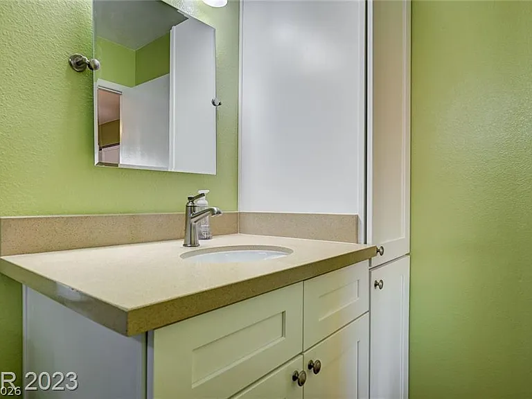 760 Thousand Oaks Dr — Photo 22