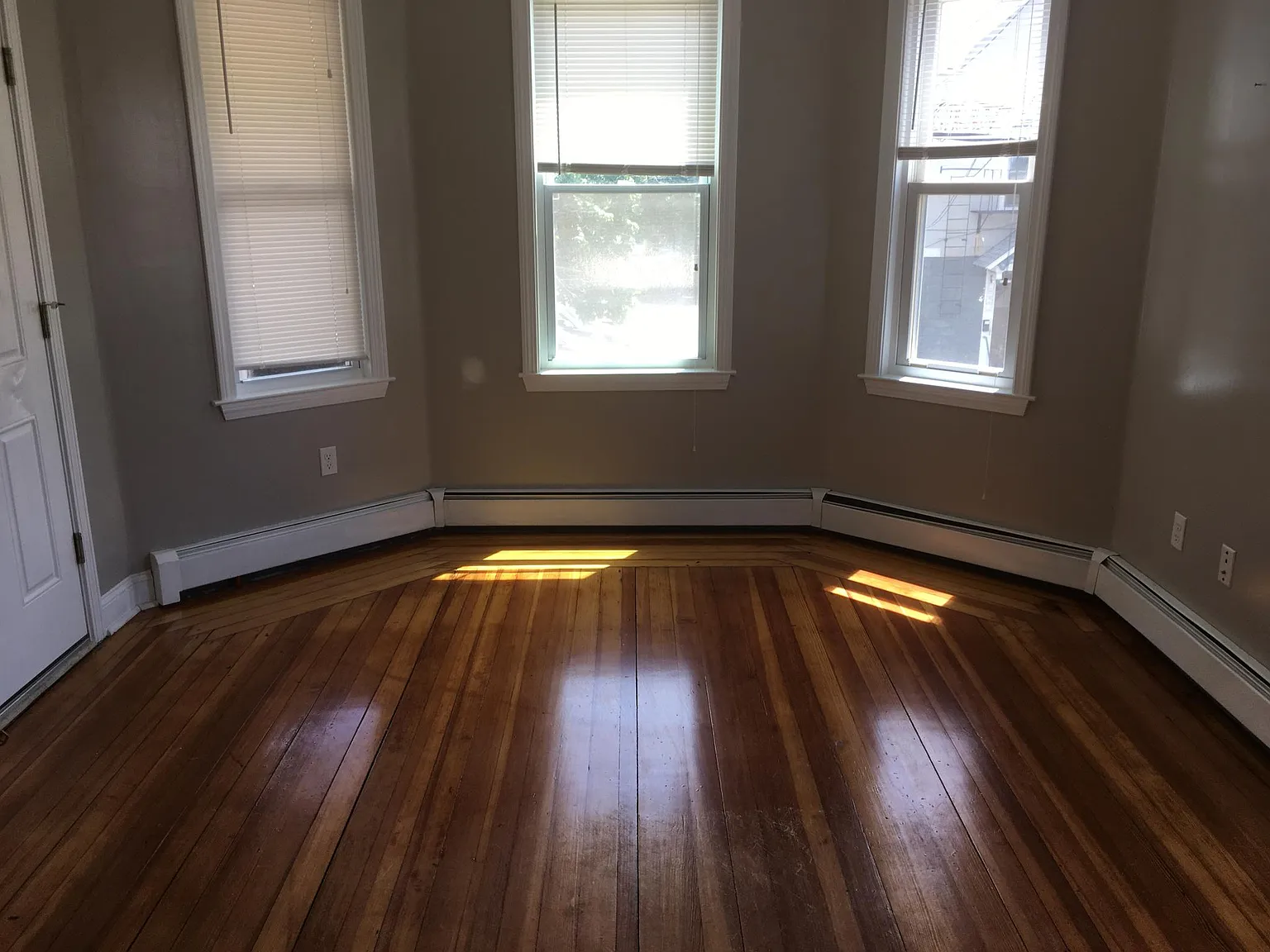 4 bed, $750 — Photo 2