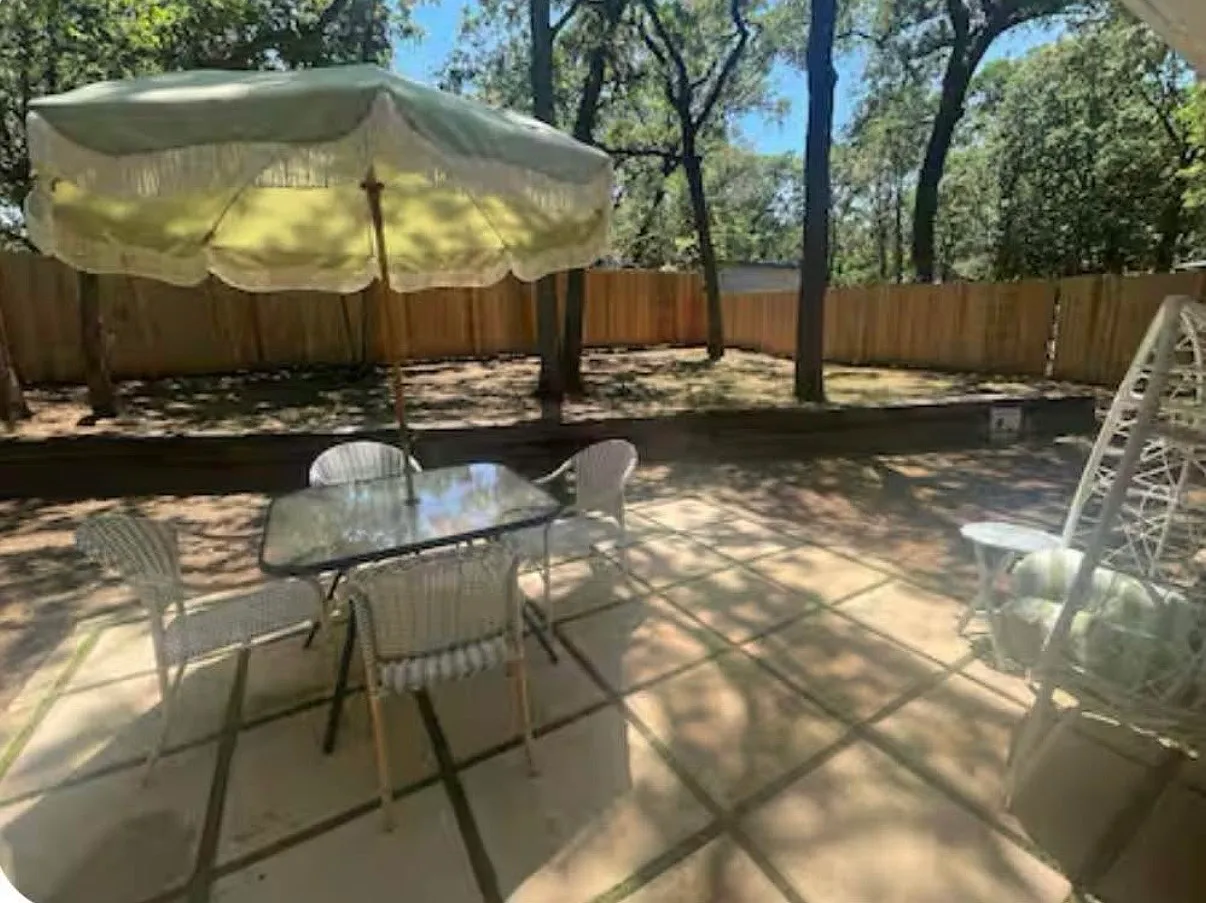 3 bed, 1250 sqft, $1,750 — Photo 2