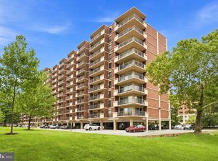 1300 Army Navy Dr APT 102, Arlington, VA 22202