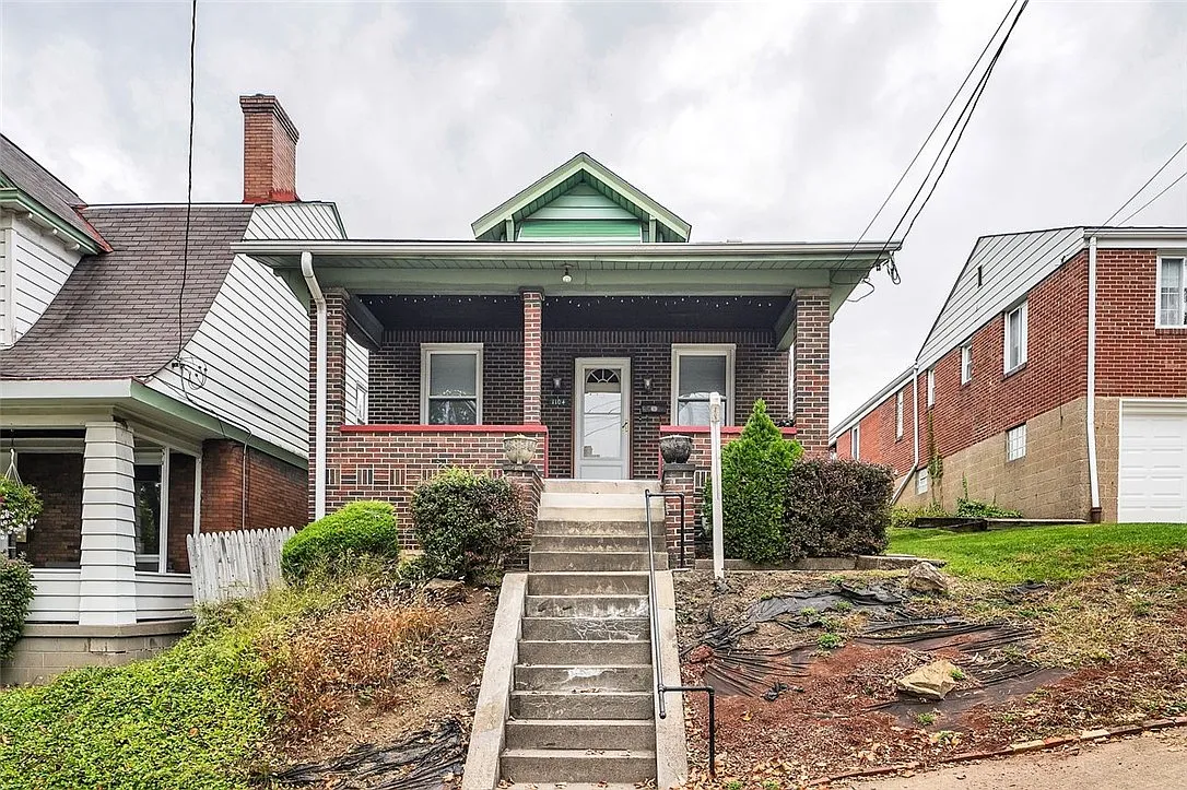 1104 Pemberton St photo 1